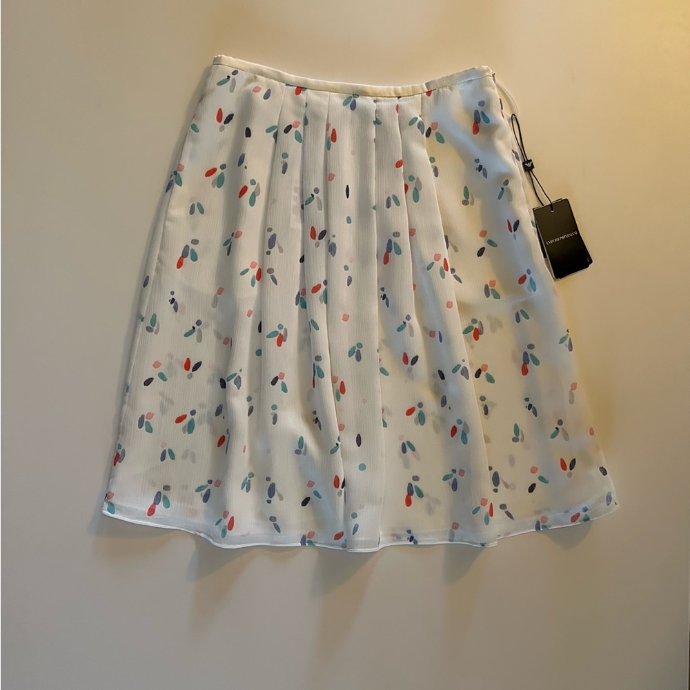 Emporio Armani White and Pastel Print Skirt. Fully Lined New with Tags